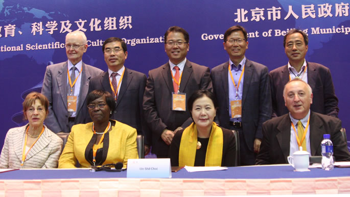 Ron Faris, Mike Osborne, Un Shil Choi, President of the Korean National Insitute for Lifelong Education, Constance Chigwamba, Permanent Secretary to the Ministry of Primary and Secondary, Education, Zimbabwe and Benita Somerfield, formerly CEO of the Barbara Bush Centre for Literacy